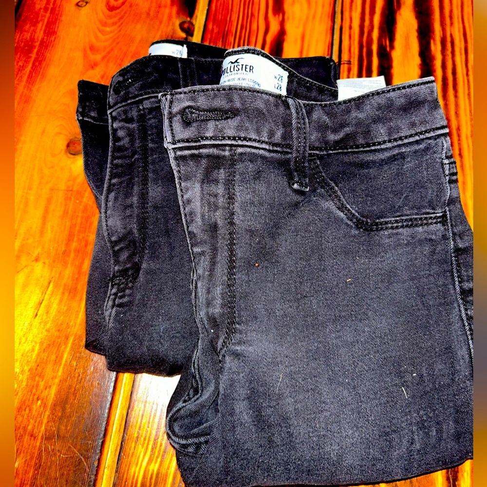 Hollister jeans duo